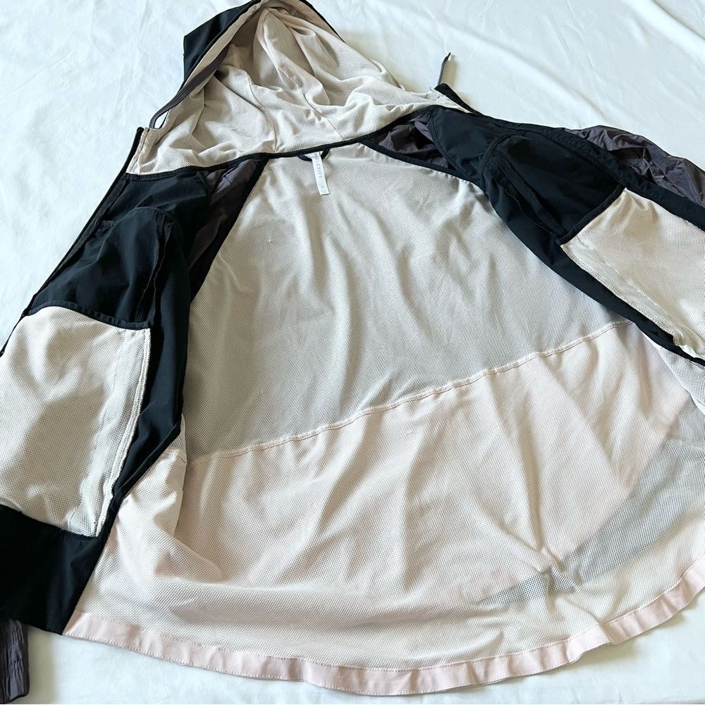Fabletics karen mesh hooded windbreaker women’s size M - Picture 7 of 8